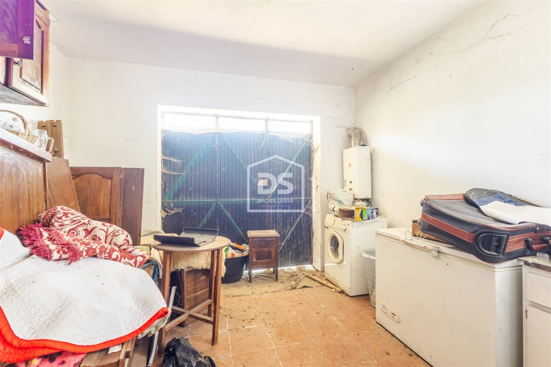 Moradia T2 para Venda em Eja Foto 12