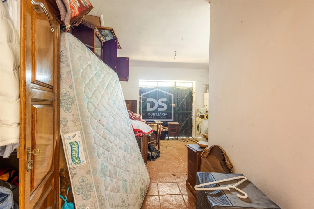 Moradia T2 para Venda em Eja Foto 16