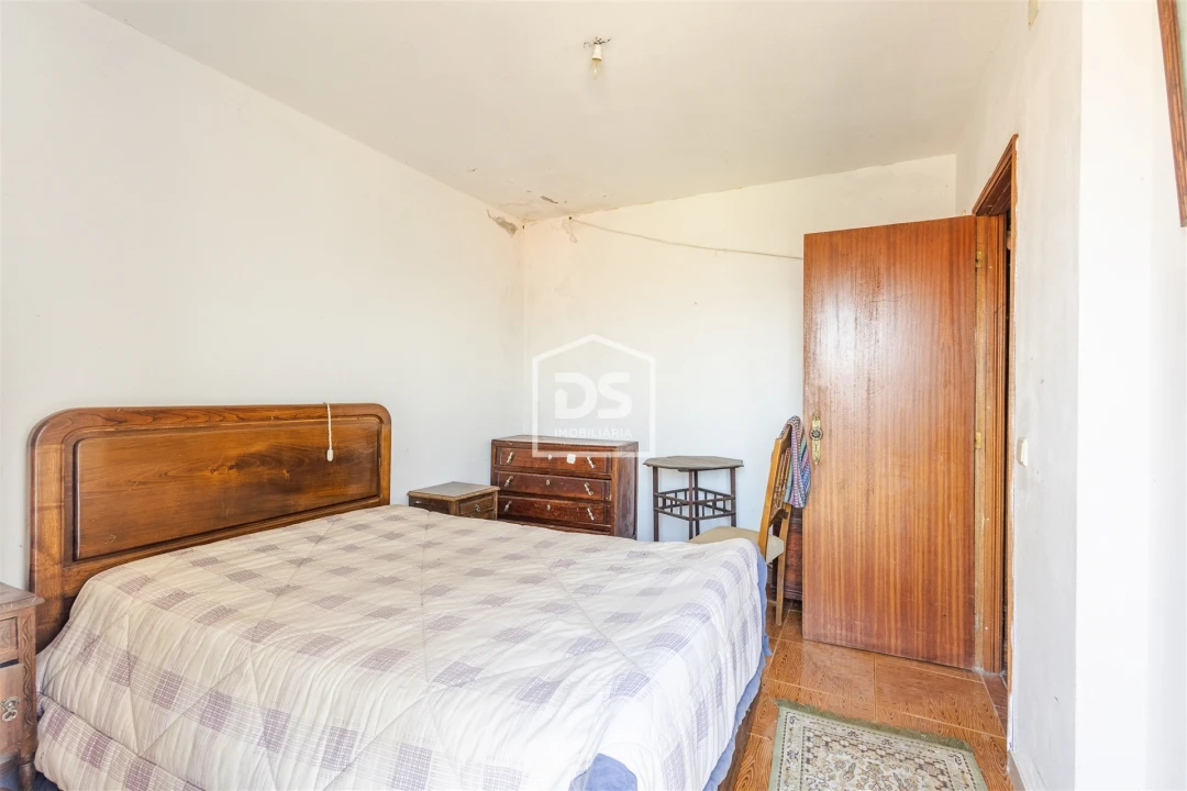 Moradia T2 para Venda em Eja Foto 18