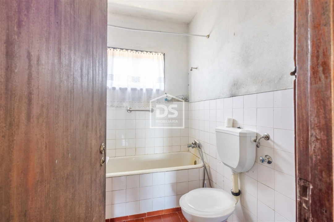 Moradia T2 para Venda em Eja Foto 20