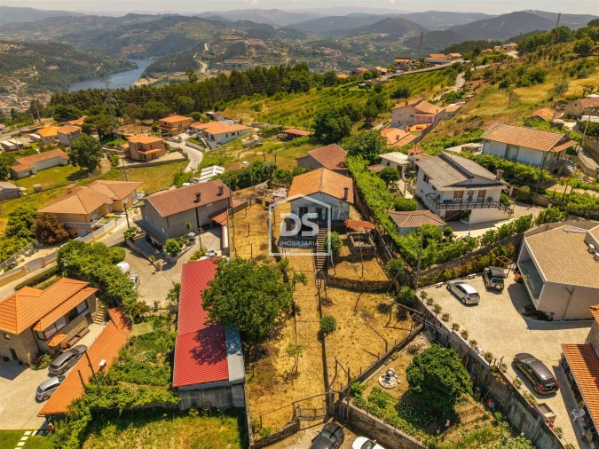 Moradia T2 para Venda em Eja Foto 6