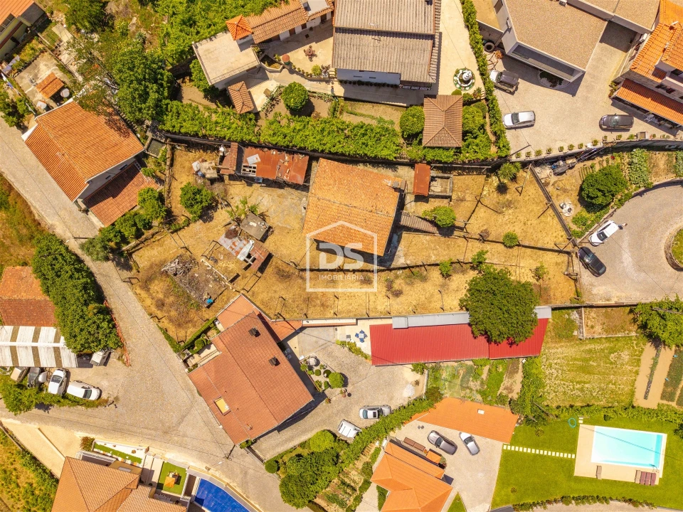 Moradia T2 para Venda em Eja Foto 2