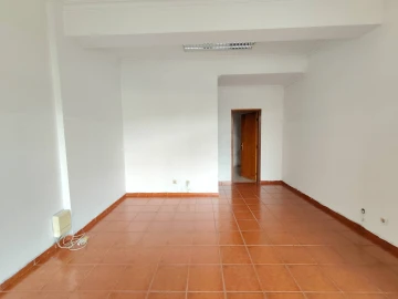Loja para Venda em Covilhã e Canhoso