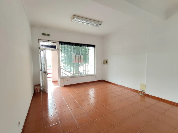 Loja para Venda em Covilhã e Canhoso Foto 4