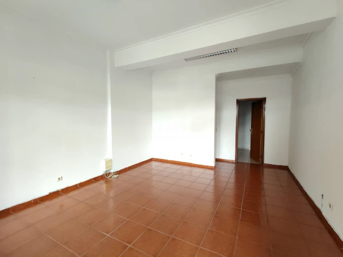 Loja para Venda em Covilhã e Canhoso Foto 2