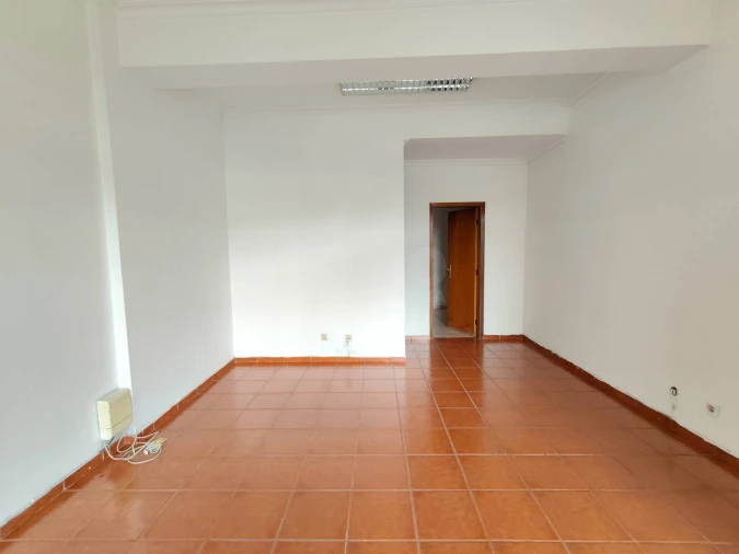 Loja para Venda em Covilhã e Canhoso Foto 9