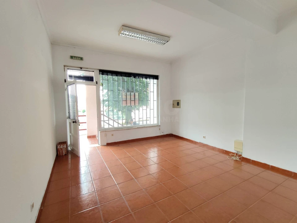 Loja para Venda em Covilhã e Canhoso Foto 4