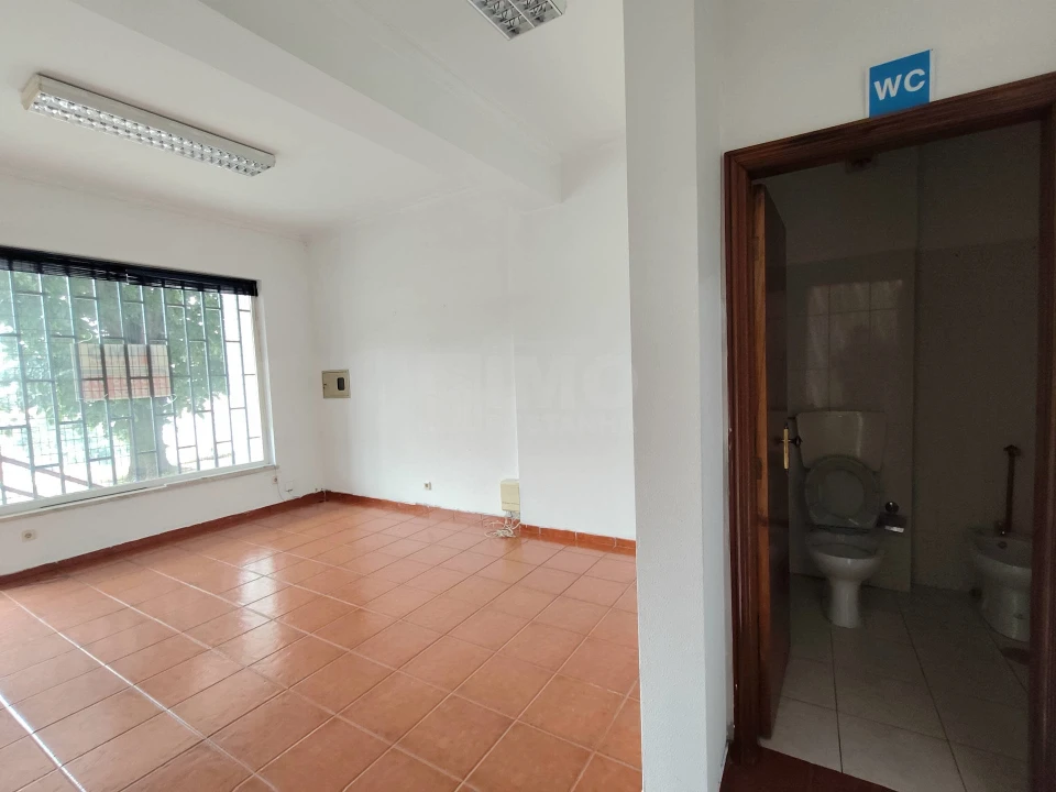 Loja para Venda em Covilhã e Canhoso Foto 7