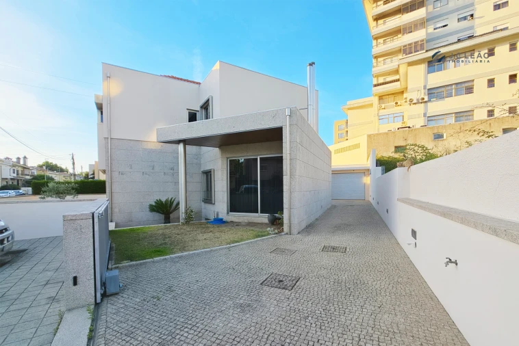 Moradia T4 para Venda em Valongo Foto 31