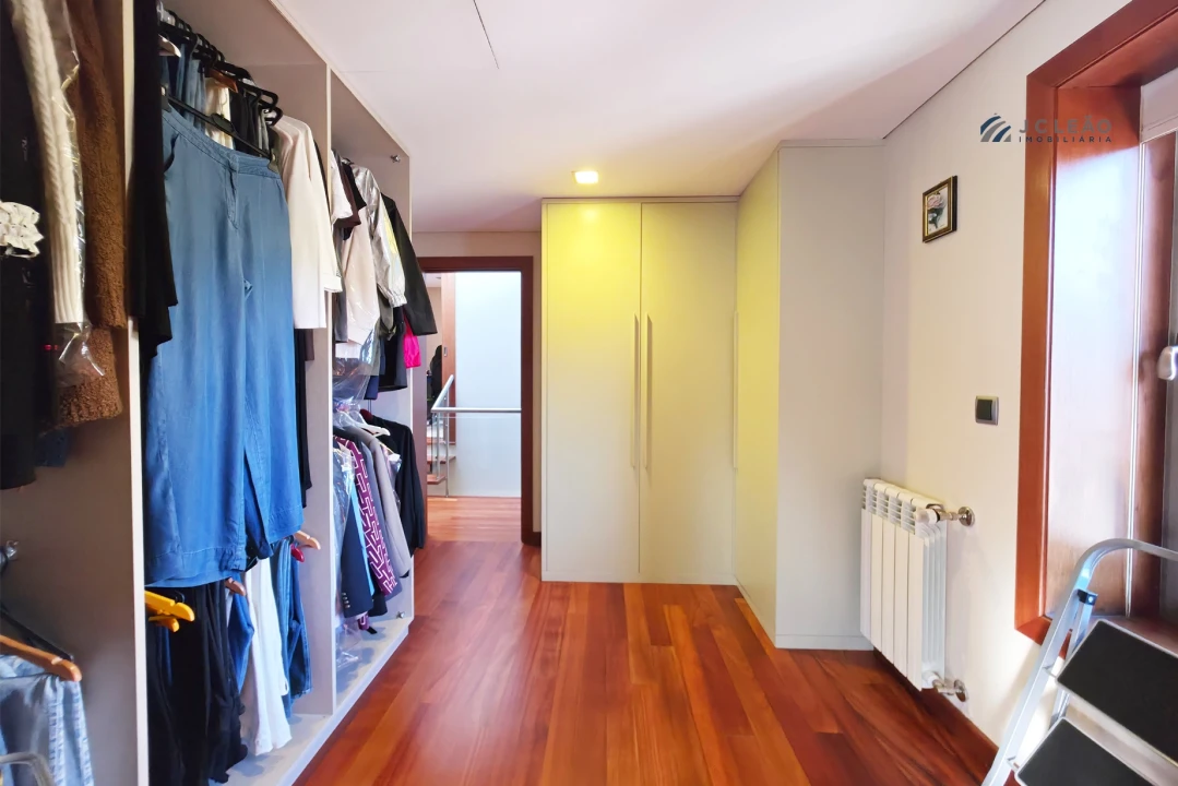 Moradia T4 para Venda em Valongo Foto 18
