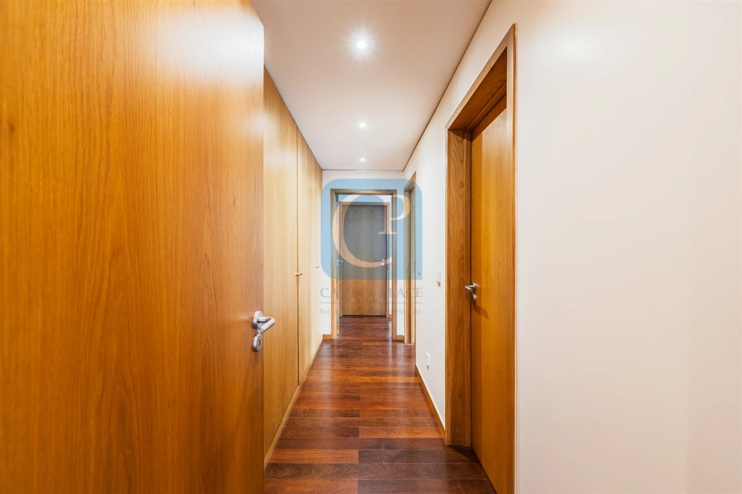 Apartamento T2 para Arrendamento em Ramalde Foto 12