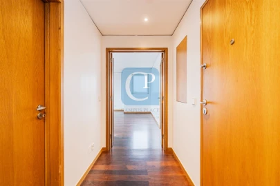 Apartamento T2 para Arrendamento em Ramalde