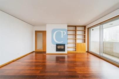 Apartamento T2 para Arrendamento em Ramalde