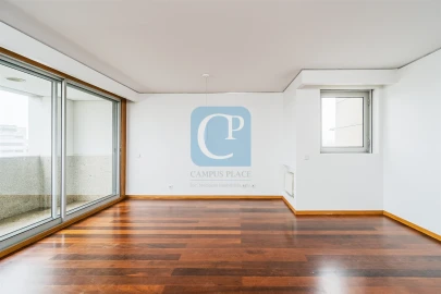 Apartamento T2 para Arrendamento em Ramalde