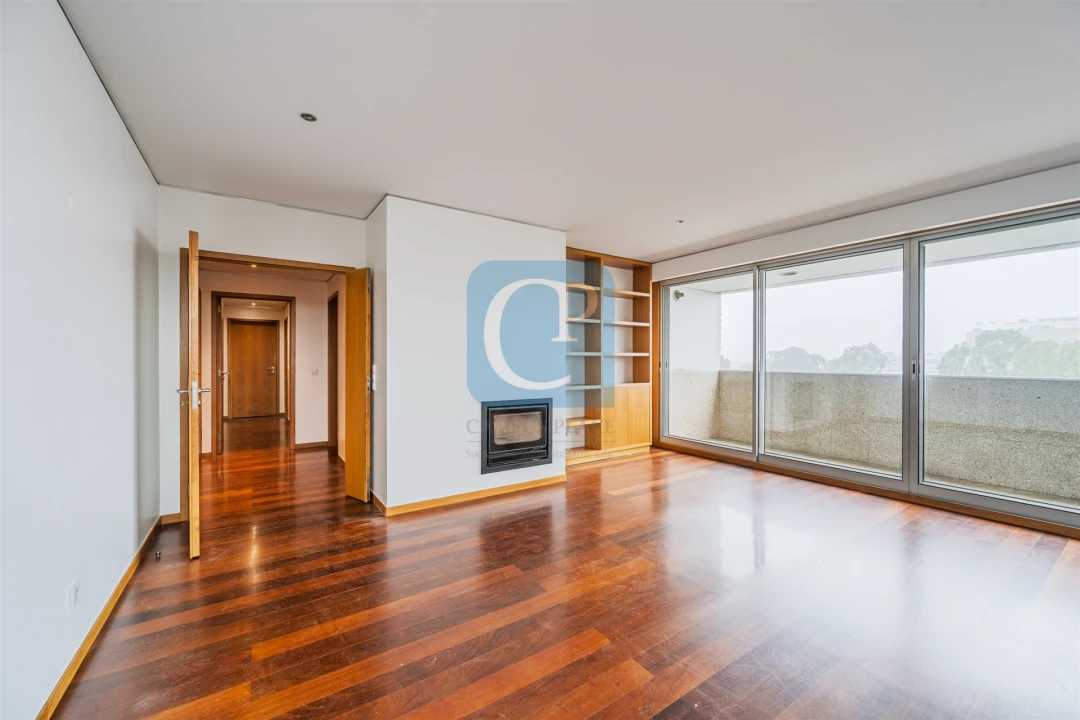 Apartamento T2 para Arrendamento em Ramalde Foto 1