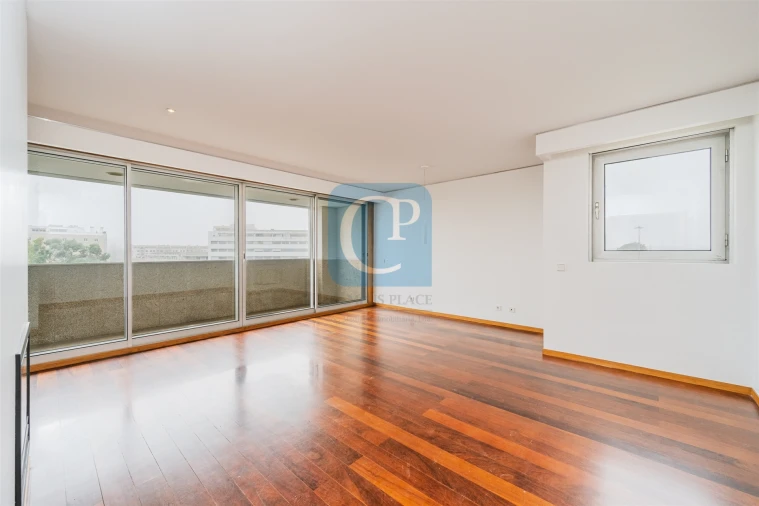 Apartamento T2 para Arrendamento em Ramalde Foto 4