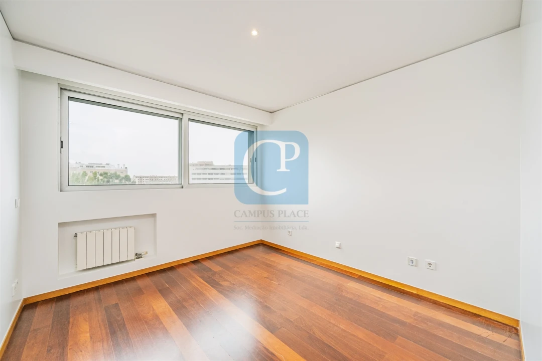 Apartamento T2 para Arrendamento em Ramalde Foto 14