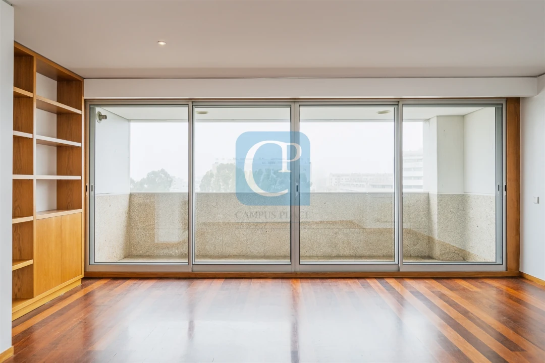 Apartamento T2 para Arrendamento em Ramalde Foto 6