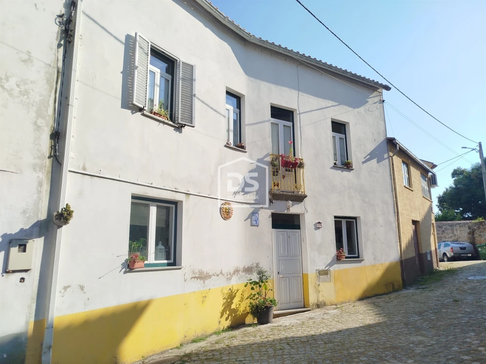 Moradia T3 para Venda em Currelos, Papízios e Sobral Foto 1