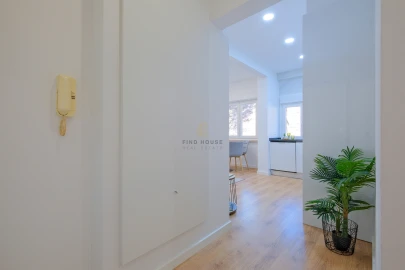 Apartamento T2 para Venda em Benfica