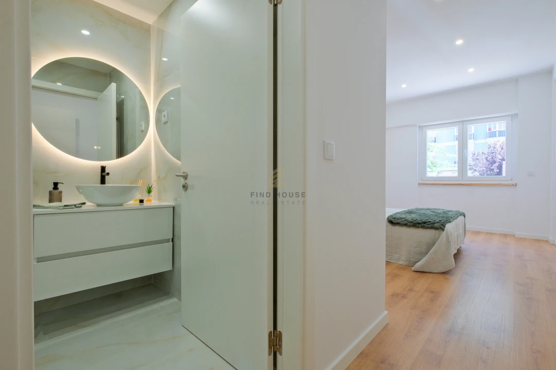 Apartamento T2 para Venda em Benfica Foto 9