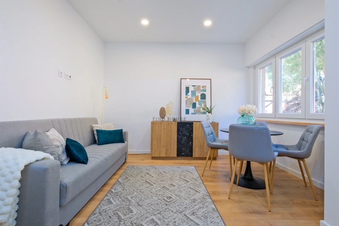 Apartamento T2 para Venda em Benfica Foto 4