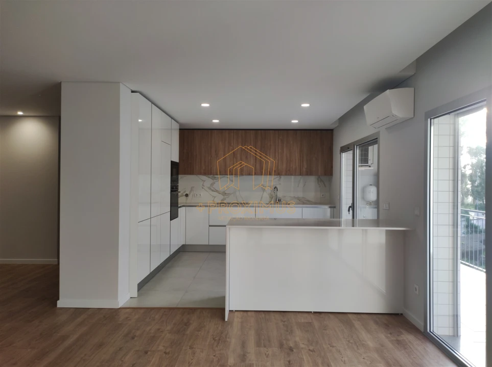 Apartamento T2 para Venda em Tavarede Foto 1