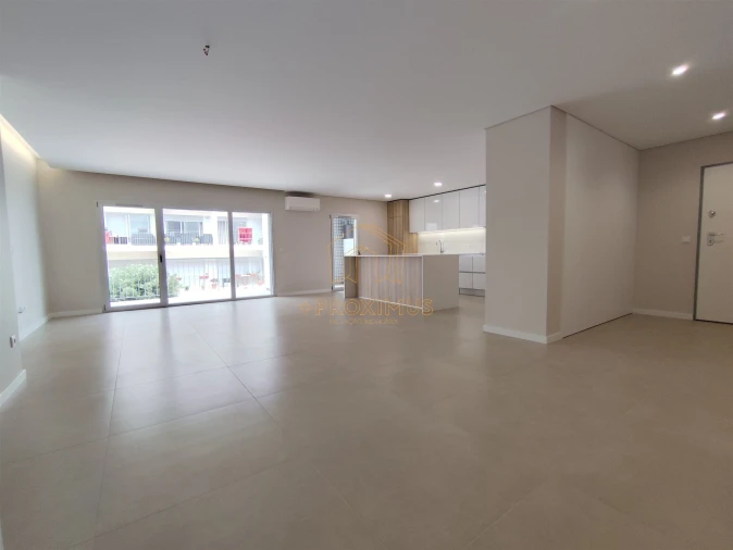 Apartamento T2 para Venda em Tavarede Foto 2