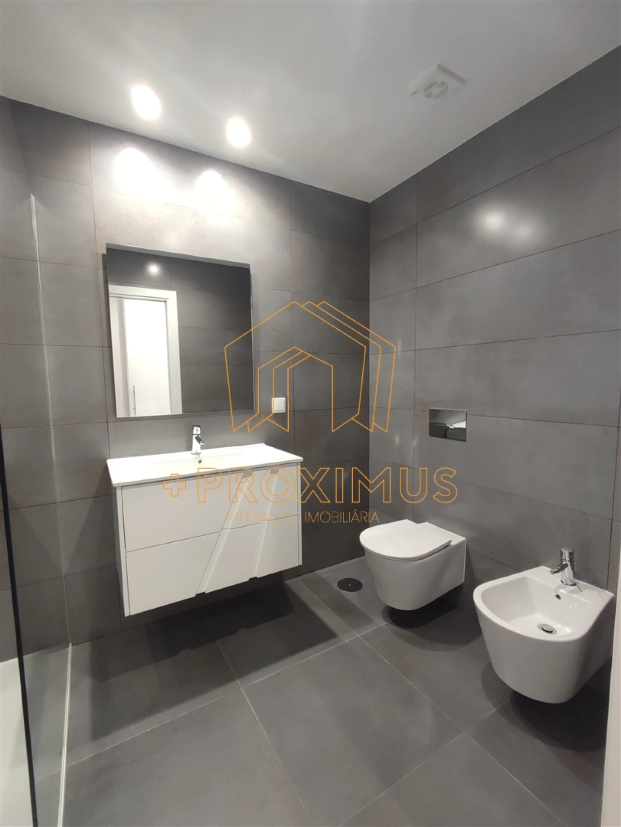 Apartamento T2 para Venda em Tavarede Foto 8