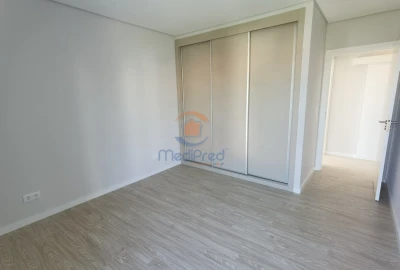 Moradia T4 para Venda em Pontinha e Famões