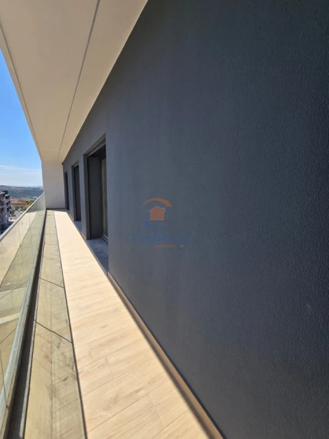Apartamento T2 para Venda em Santo António dos Cavaleiros e Frielas