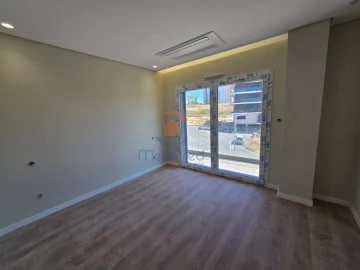 Apartamento T2 para Venda em Santo António dos Cavaleiros e Frielas