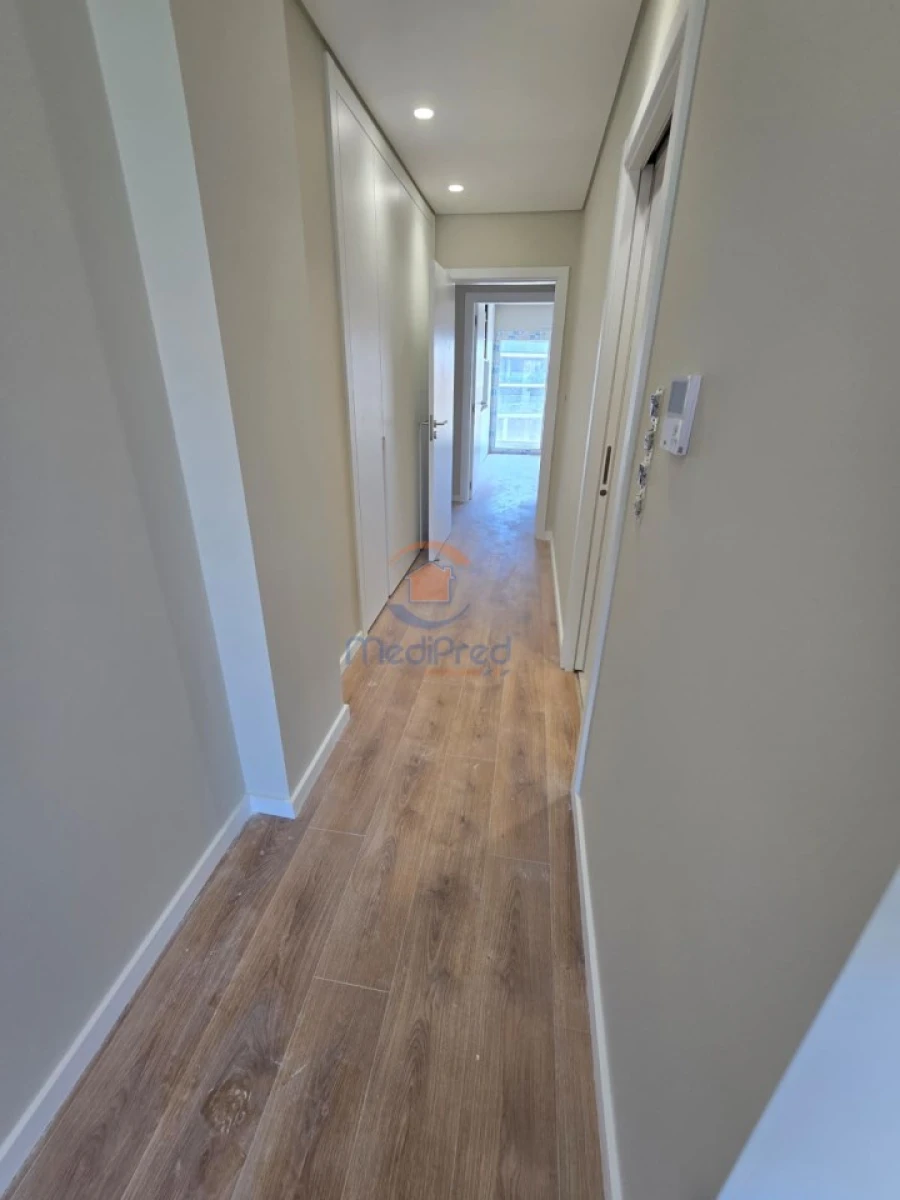 Apartamento T2 para Venda em Santo António dos Cavaleiros e Frielas Foto 18