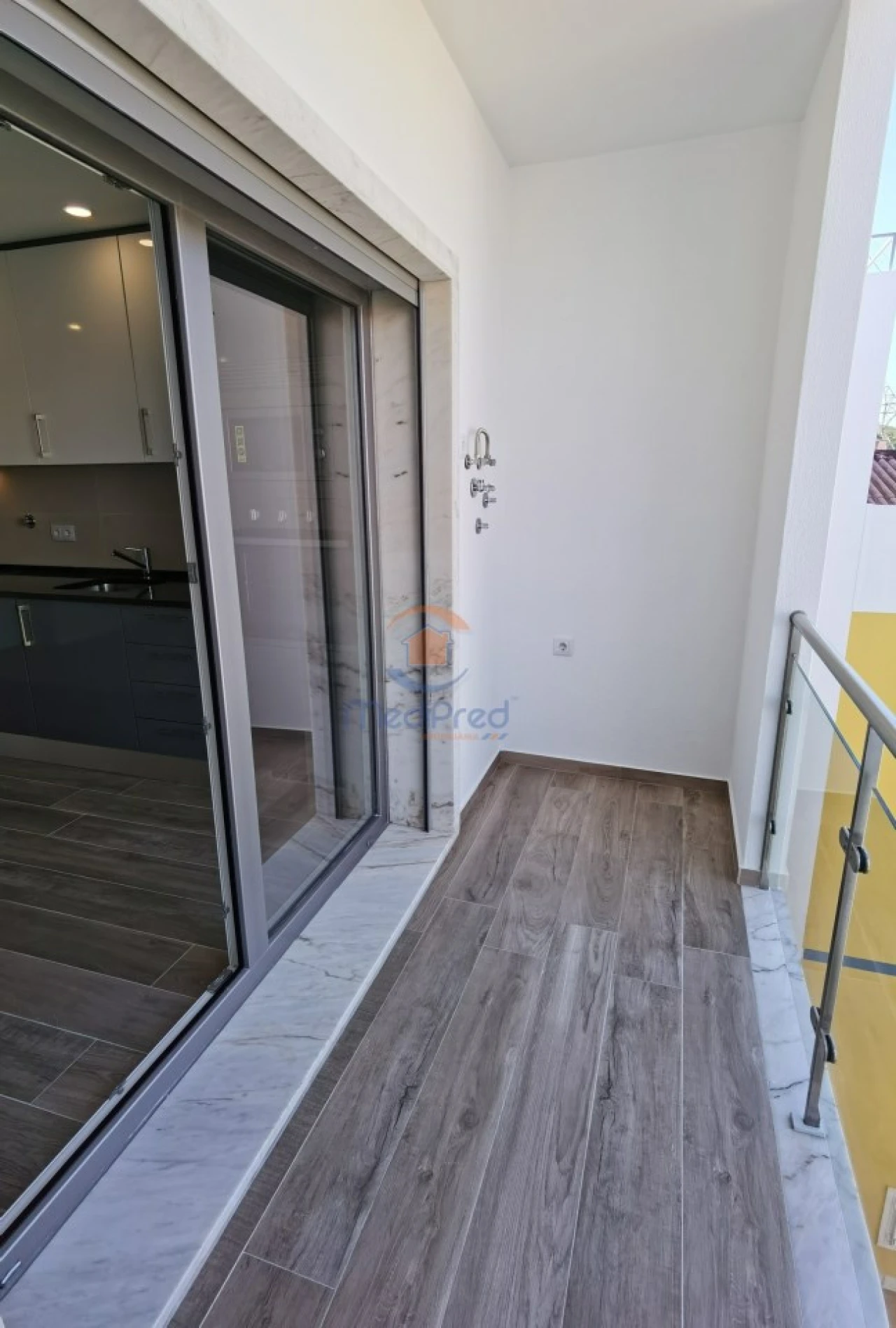 Apartamento T2 para Venda em Pontinha e Famões Foto 4