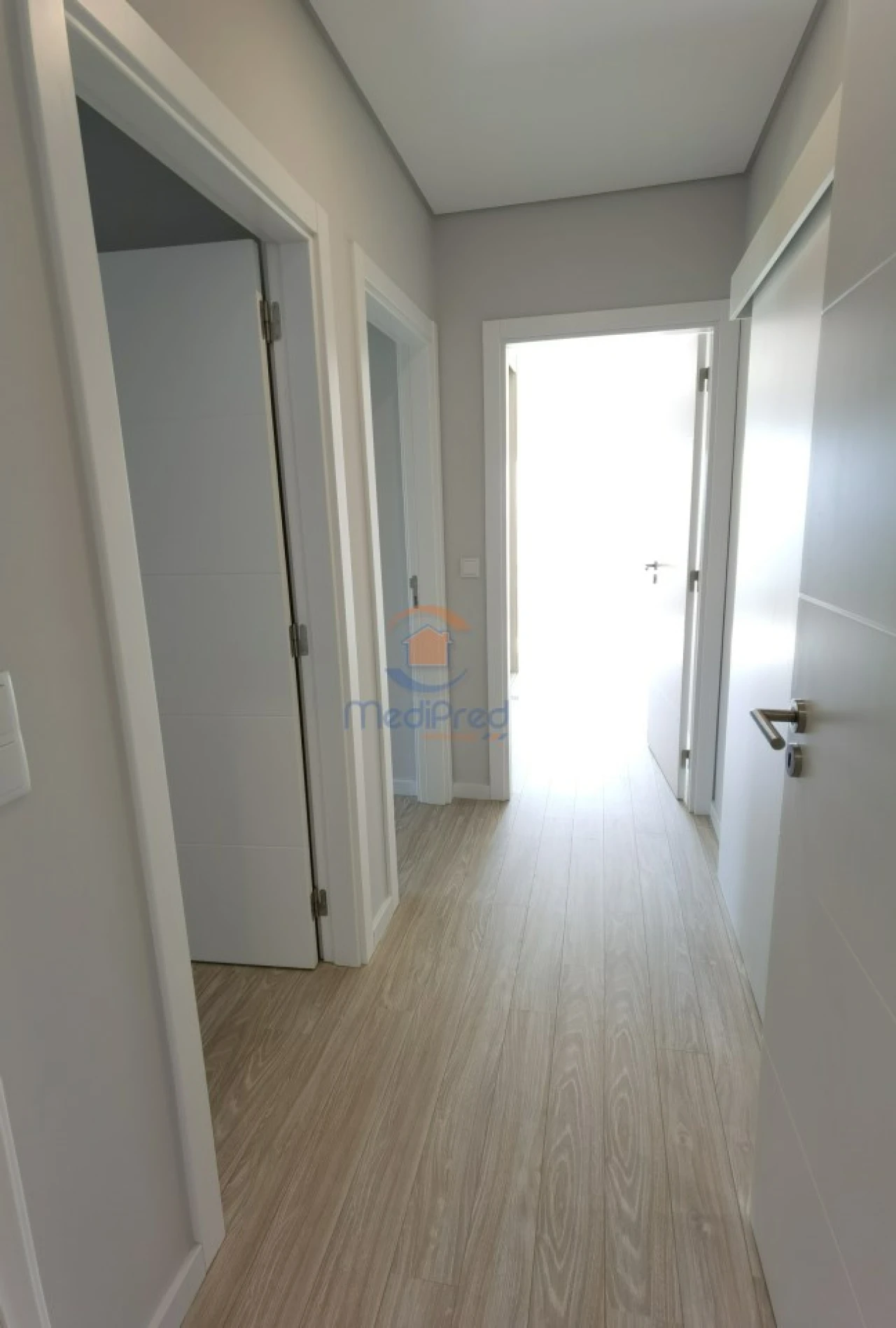 Apartamento T2 para Venda em Pontinha e Famões Foto 11