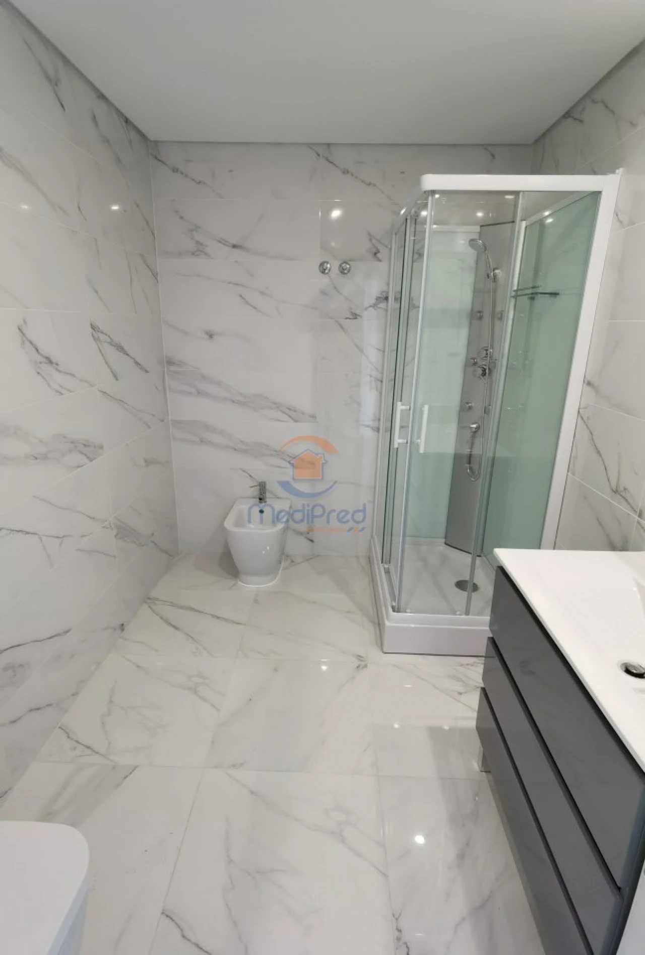 Apartamento T2 para Venda em Pontinha e Famões Foto 15