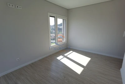 Apartamento T2 para Venda em Pontinha e Famões