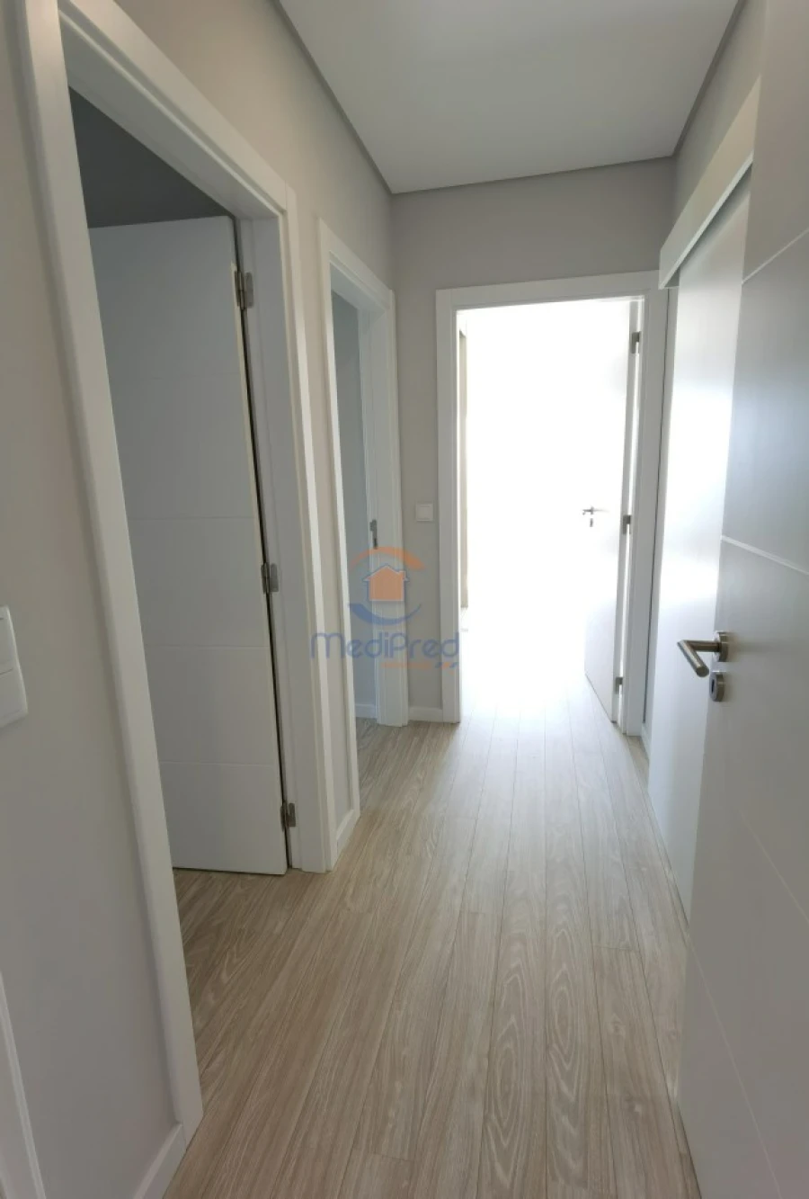Apartamento T2 para Venda em Pontinha e Famões Foto 11