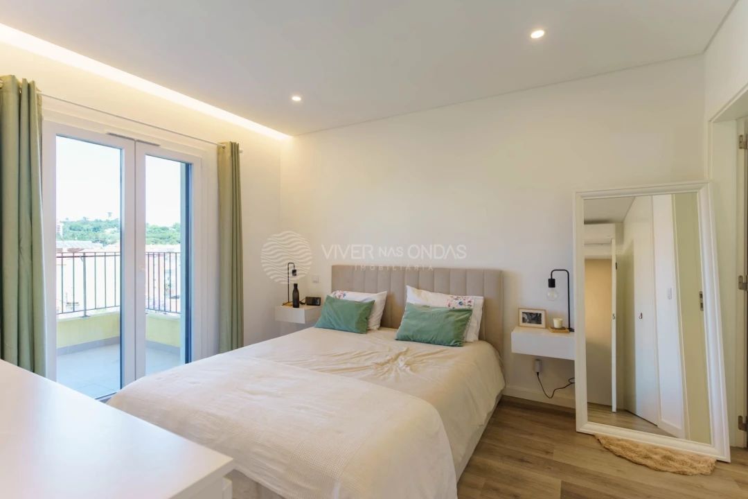 Apartamento T2 para Venda em Rio de Mouro Foto 16