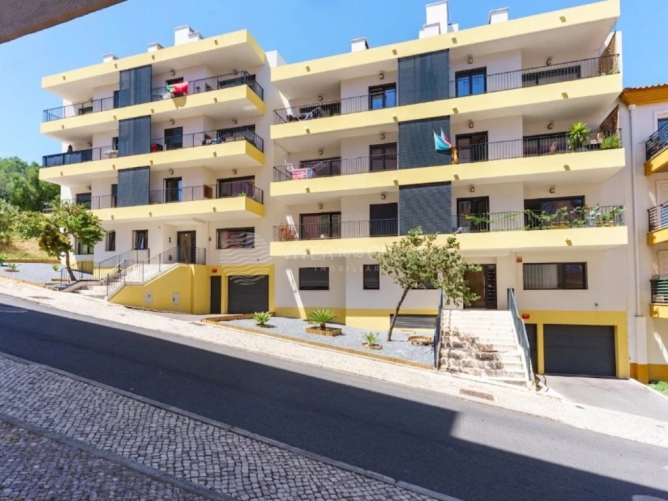 Apartamento T2 para Venda em Rio de Mouro Foto 1
