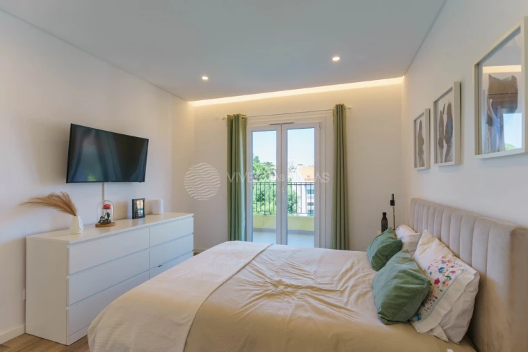 Apartamento T2 para Venda em Rio de Mouro Foto 15