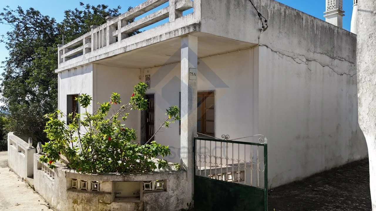 Moradia T2 para Venda em Loule (São Sebastião) Foto 1