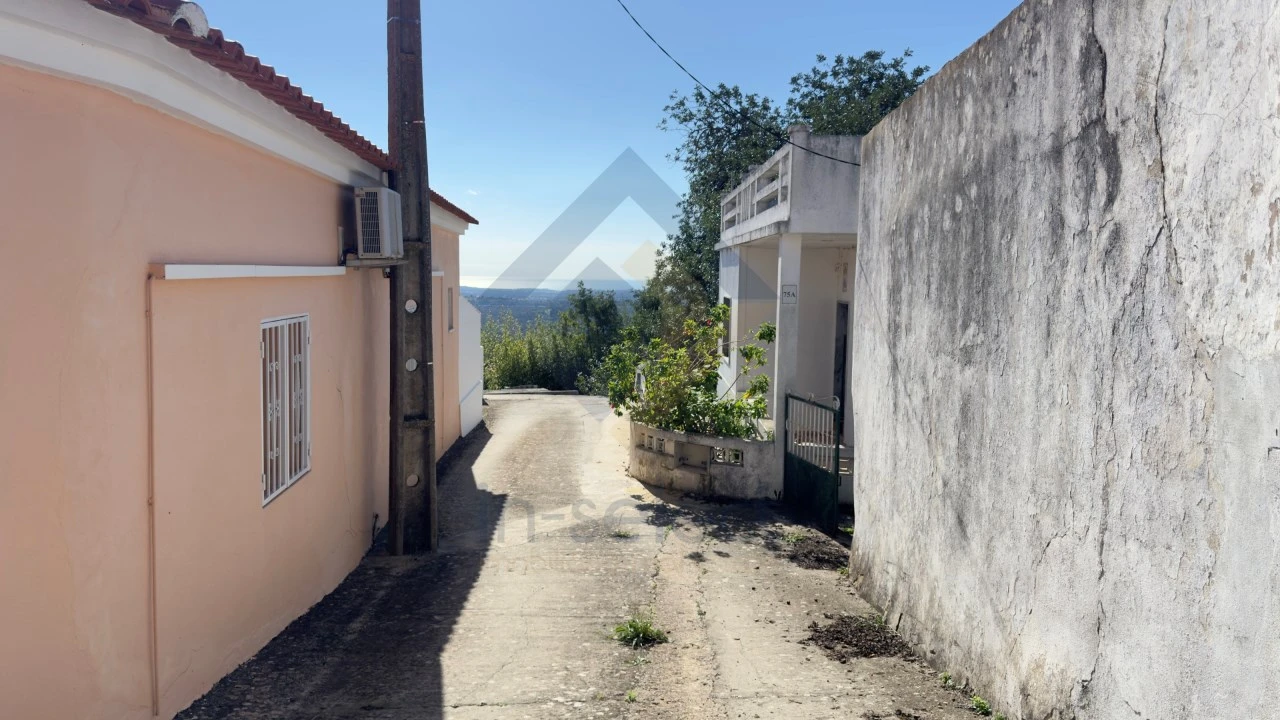 Moradia T2 para Venda em Loule (São Sebastião) Foto 25