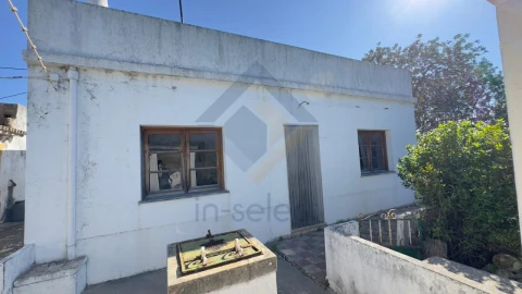 Moradia T2 para Venda em Loule (São Sebastião)