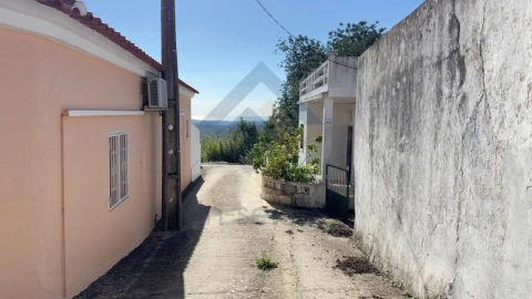 Moradia T2 para Venda em Loule (São Sebastião)