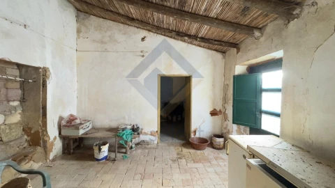 Moradia T2 para Venda em Loule (São Sebastião)