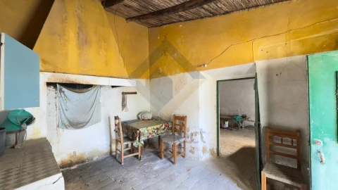 Moradia T2 para Venda em Loule (São Sebastião)