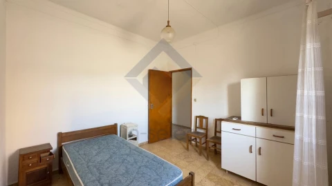 Moradia T2 para Venda em Loule (São Sebastião)
