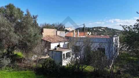 Moradia T2 para Venda em Loule (São Sebastião)