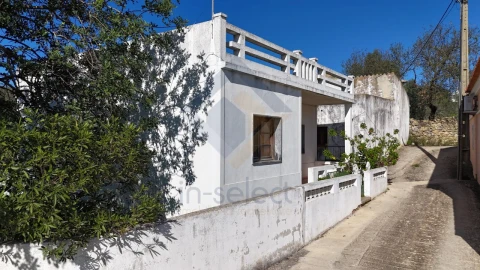 Moradia T2 para Venda em Loule (São Sebastião)